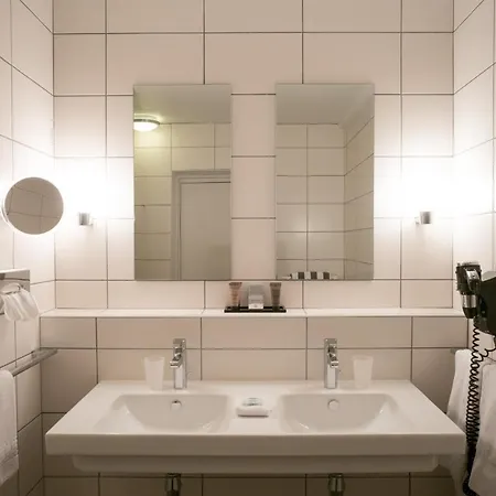 - Les Corderies Hotel