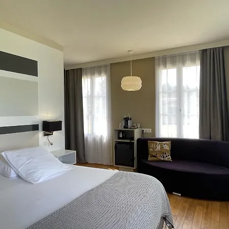 - Les Corderies Hotel