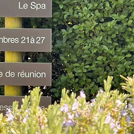 - Les Corderies Hotel