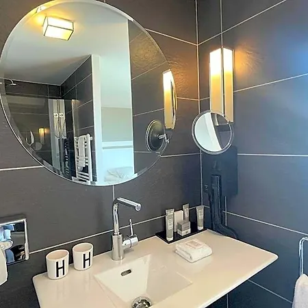 - Les Corderies Hotel
